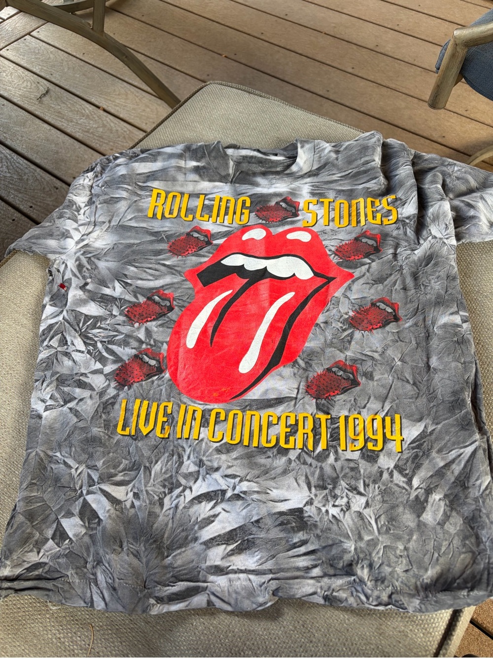 Vintage - authentic Rolling Stones Live In Concert 1994 Graphic Tee - Red Tongue